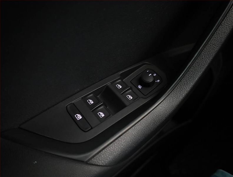 Škoda Karoq (2019) 1.5 TSI - fotka 18 z 21