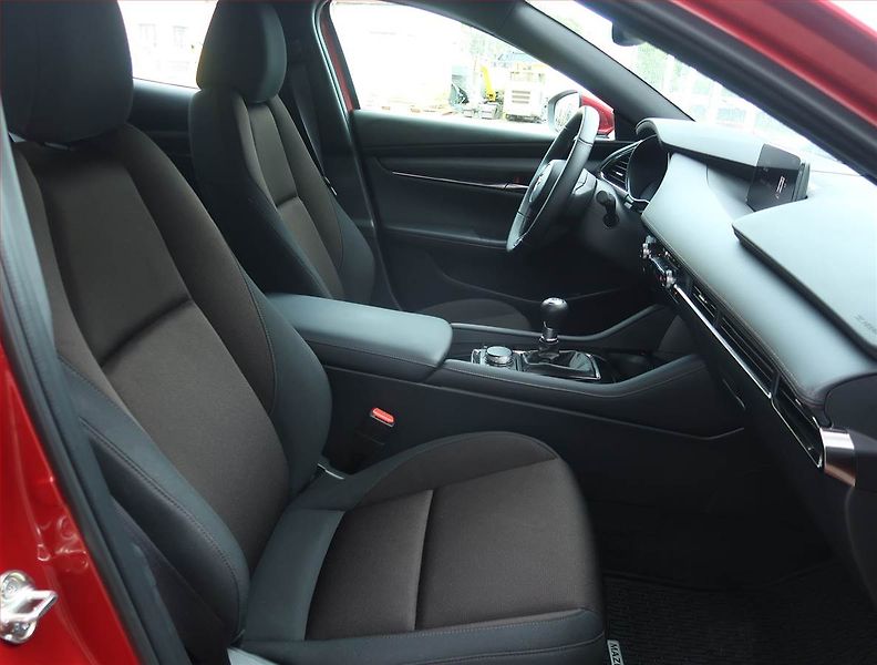Mazda 3 (2026) e-Skyactiv G140 - fotka 9 z 22