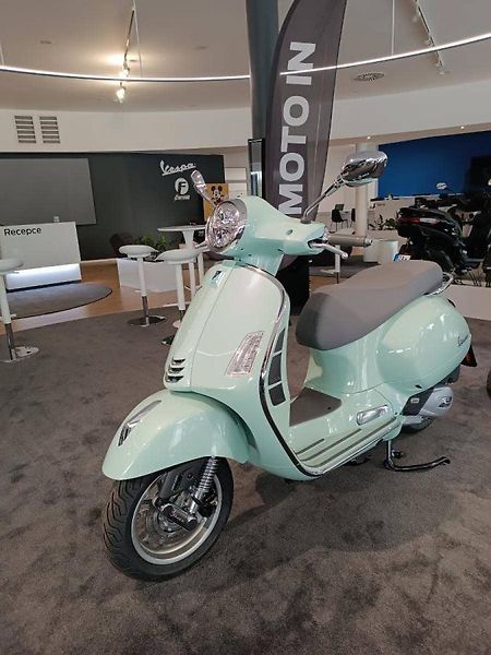 Vespa GTS 125 (2026) Verde Amabile E5+ - fotka 12 z 15