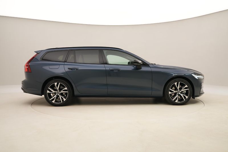 Volvo V60 (2026) B4 AUT DARK PLUS - fotka 13 z 57