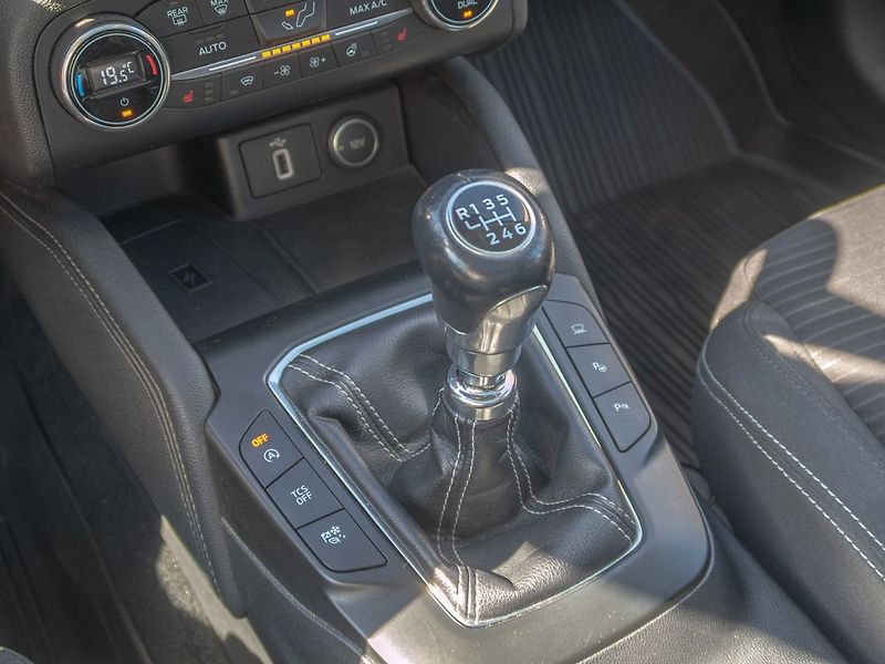 Ford Focus (2019) ČR 2.0TDCI 110KW – VÝBAVA! - fotka 34 z 55