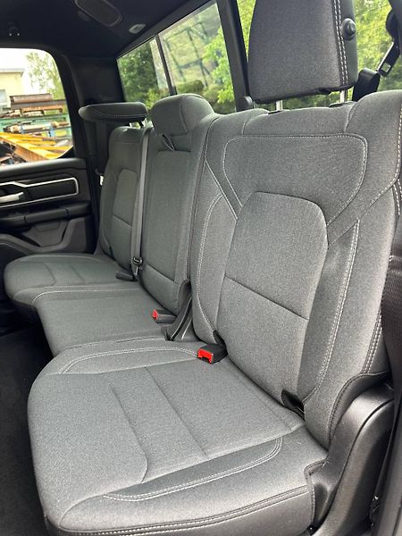 Dodge RAM (2021) 5.7 V8 HEMI LONG STAR 2021 RWD - fotka 14 z 32