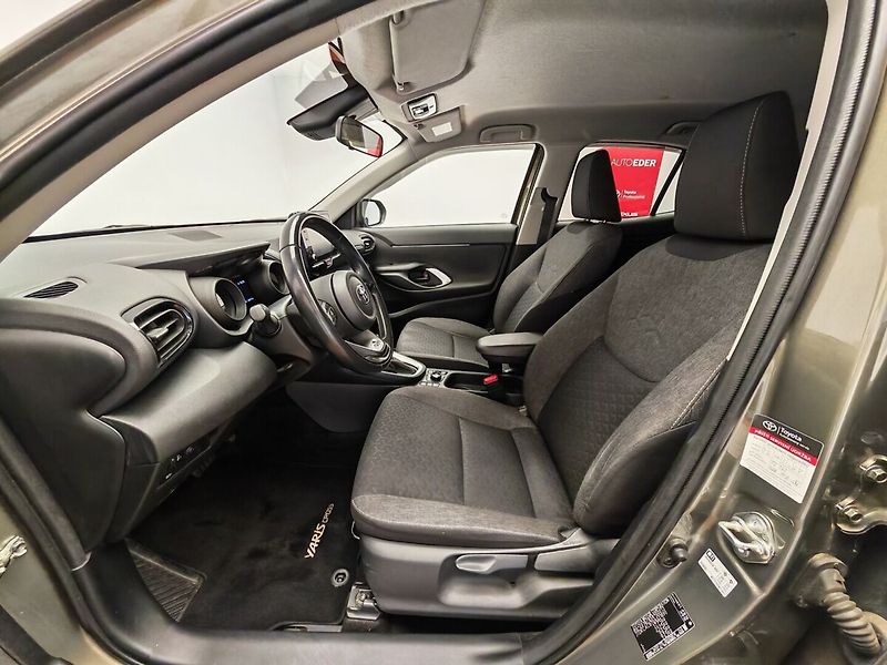 Toyota Yaris Cross 1.5 Hybrid eCVT AWD Comfort - fotka 19 z 31