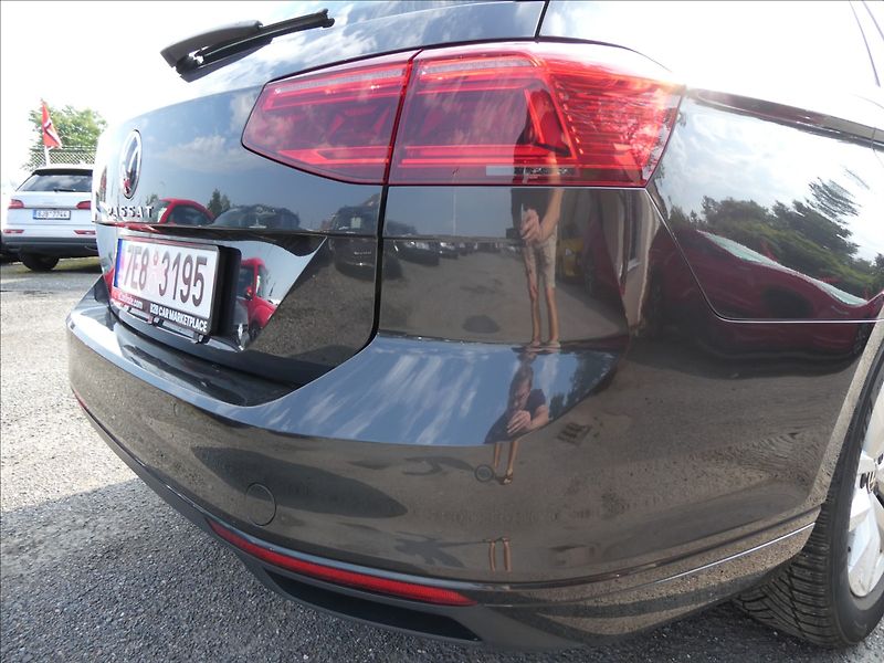 Volkswagen Passat 2,0 TDi DSG FULL LED BUSINESS - fotka 10 z 41