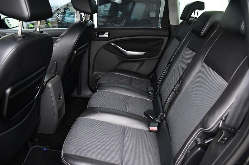 Ford C-MAX 2.0TDCi TITANIUM TAŽNÉ - fotka 21 z 28