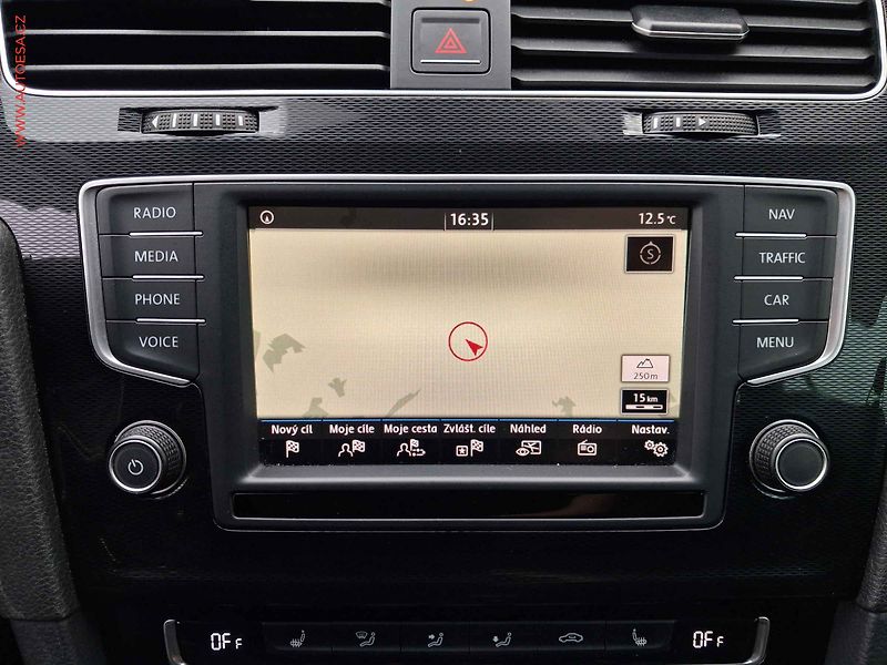 Volkswagen Golf (2015) 2.0 TDi, GTD, bixenon - fotka 17 z 18
