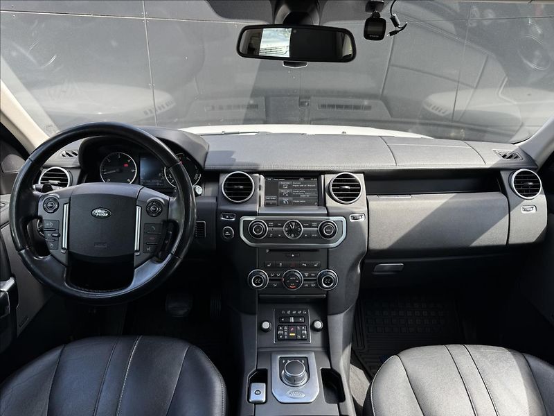 Land Rover Discovery 3,0 SDV6 HSE 4WD AT ČR DPH - fotka 15 z 30