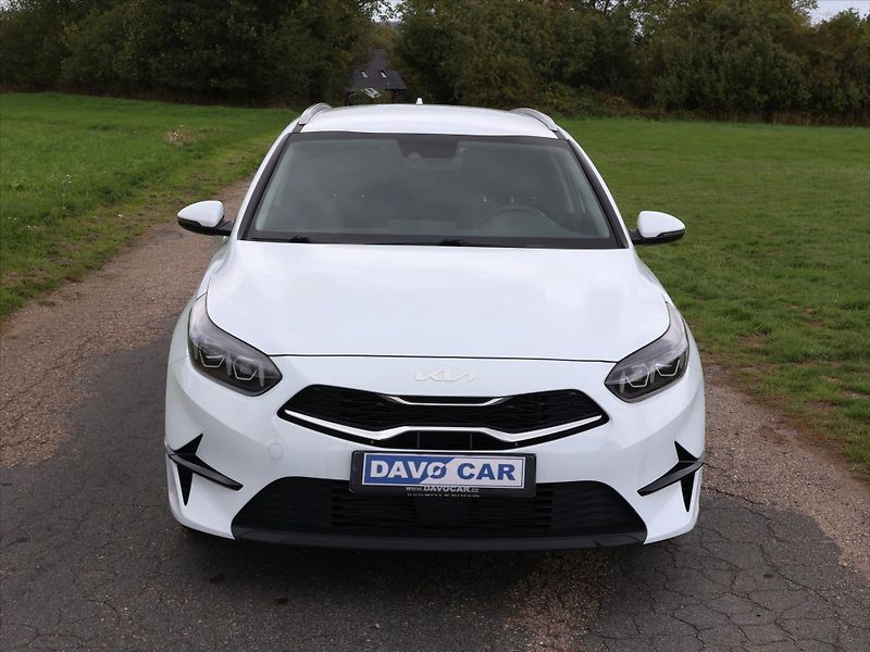 Kia Ceed 1,5 T-GDI 117kW DCT TOP DPH CZ - fotka 2 z 29