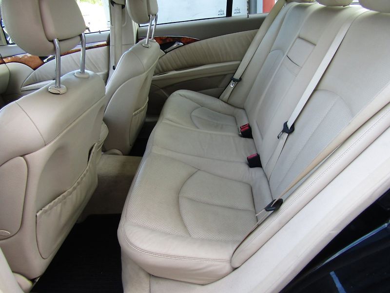 Mercedes-Benz Třídy E (2005) E 320 165kW AUTOMAT BEZ MĚCHŮ - fotka 21 z 35
