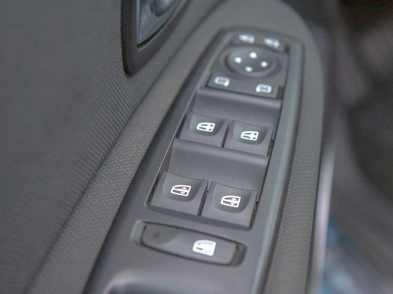Renault Scénic (2010) ČR 1.5DCI 81KW NAVI – AUTOMAT - fotka 25 z 42