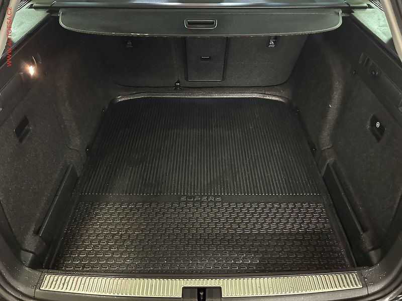 Škoda Superb (2016) 1.6 TDi, AC, výhřev sed. - fotka 7 z 19