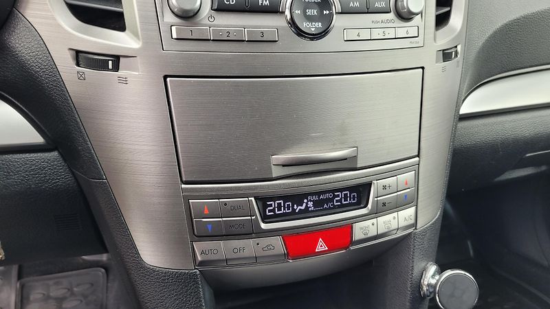 Subaru Legacy 2,5i 4x4 123 KW - fotka 21 z 24