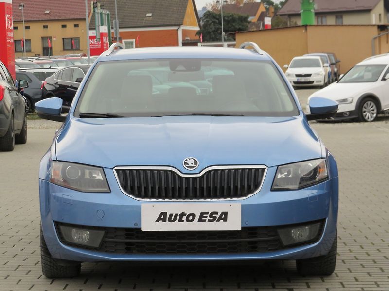 Škoda Octavia (2013) 2.0TDi, Elegance, bixen, navi - fotka 2 z 36
