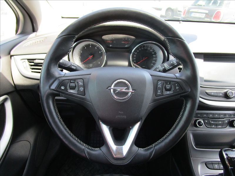 Opel Astra 1.4 Turbo Enjoy, 2. maj. - fotka 8 z 38
