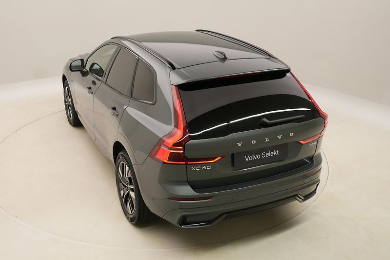 Volvo XC60 T8 AWD RECHARGE PLUS DARK CZ - fotka 18 z 66