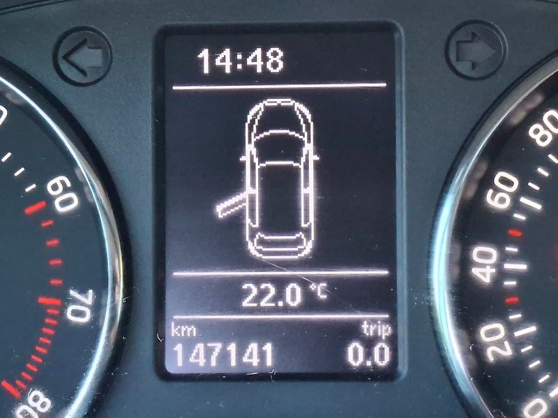 Škoda Rapid (2014) SPBK 1.2TSI 77kW -VÝBAVA! - fotka 16 z 28