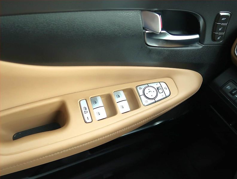 Hyundai Santa Fe (2021) Hybrid - fotka 17 z 17