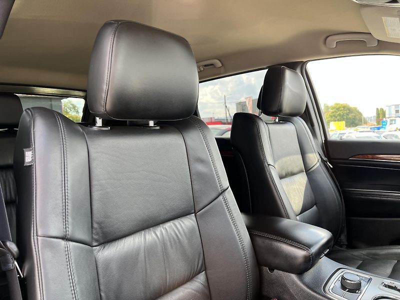 Jeep Grand Cherokee 3.0CRD AUTOMAT LIMITED TAŽNÉ - fotka 34 z 43