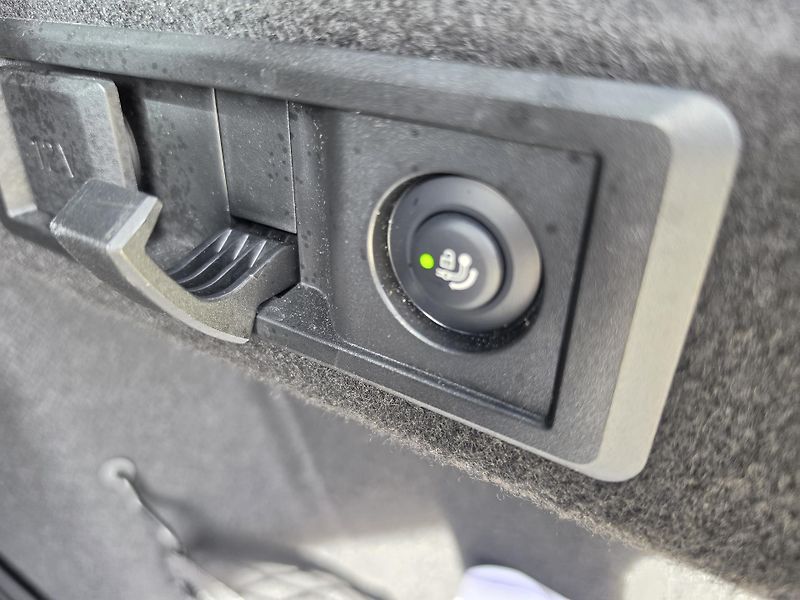 BMW X3 (2025) 20d xDrive Mpaket + tažné - fotka 18 z 26