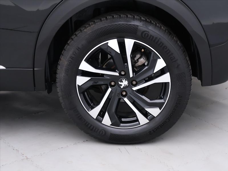 Peugeot 2008 1,2 PT 130k CZ Allure LED - fotka 18 z 25