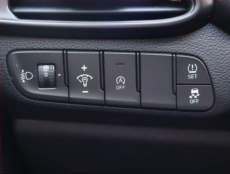 Hyundai i30 (2024) 1.5 T-GDI MHEV - fotka 19 z 20