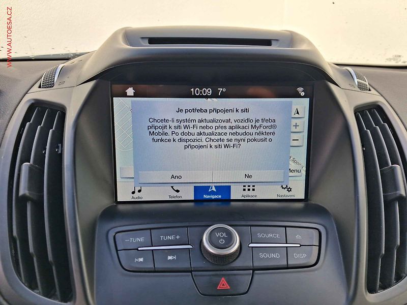 Ford Kuga (2019) 1.5 EB, 1.maj,ČR, Titanium - fotka 17 z 20