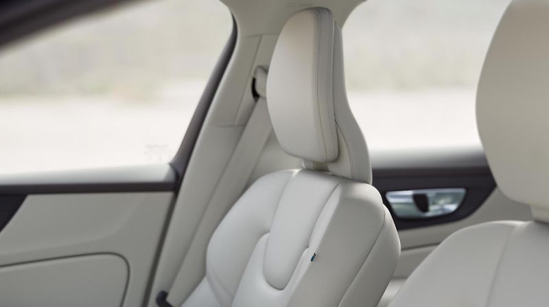 Volvo V60 (2026) B4 BRIGHT PLUS AUT - fotka 7 z 16