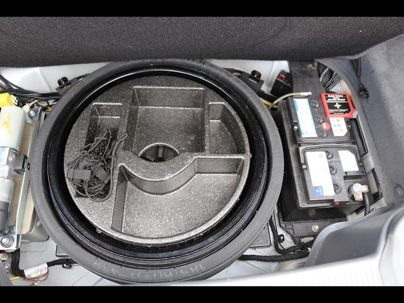 Mercedes-Benz SL 500 V8, facelift, 390 PS - fotka 32 z 44