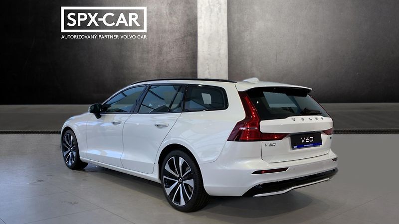 Volvo V60 (2026) PLUS DARK, B4, 145+10 kW / 197 - fotka 4 z 10
