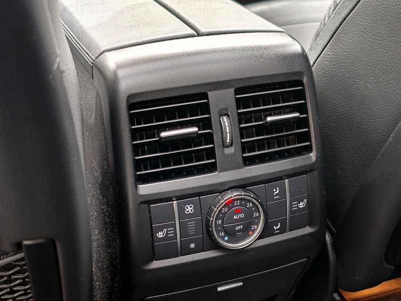 Mercedes-Benz GLE 350d 4M Plná výbava,2.maj - fotka 19 z 34