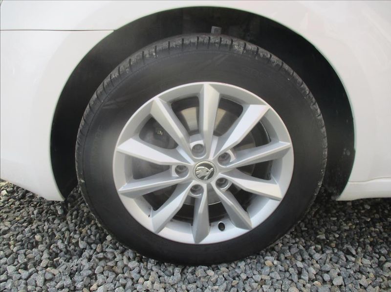 Škoda Octavia 1,6 TDI, DSG,tažné,serv.kniha, - fotka 31 z 44