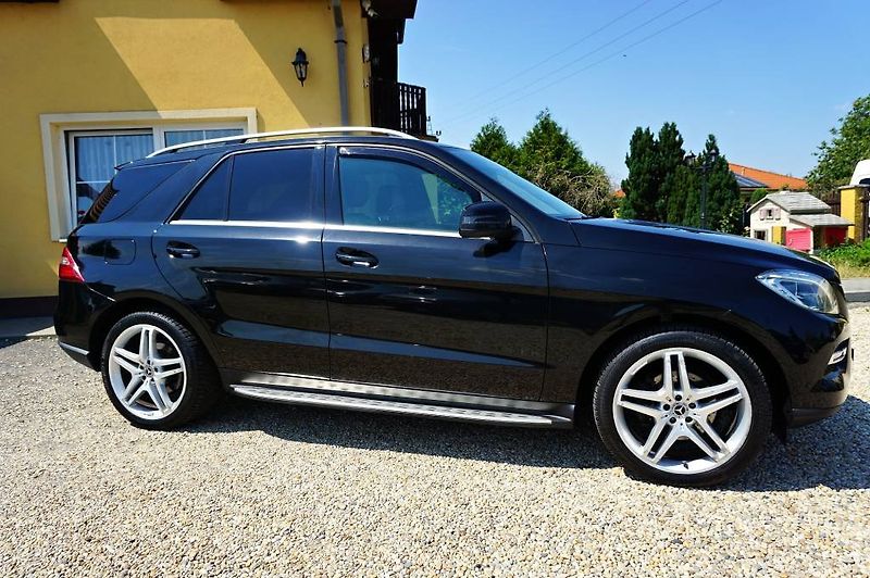 Mercedes-Benz Třídy M (2013) 350 4 MATIC 3,0 CDI 190 kW - fotka 3 z 69