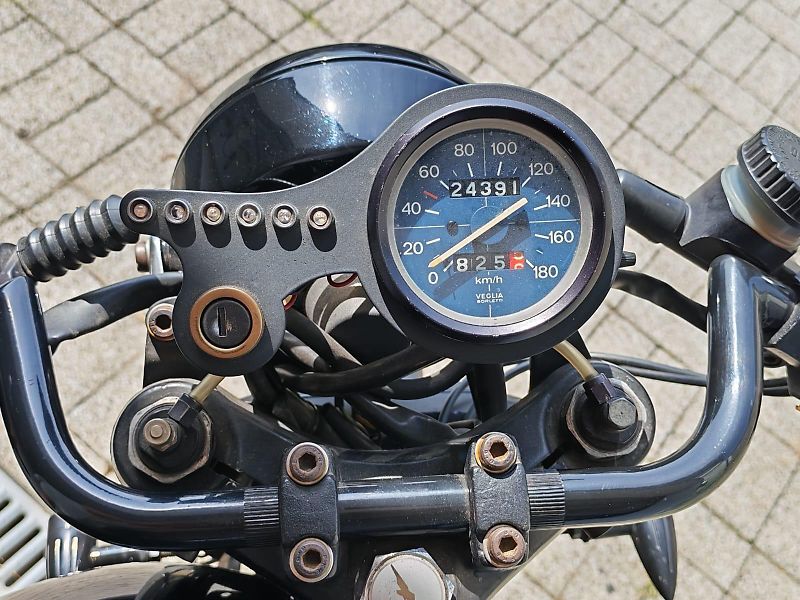 Moto Guzzi V 35 Custom Cafe Racer  - fotka 3 z 8
