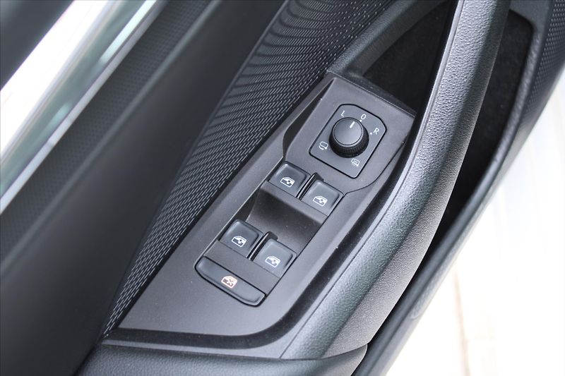 Škoda Octavia 2.0TDI STYLE DPH 1.MAJ. ČR - fotka 26 z 26