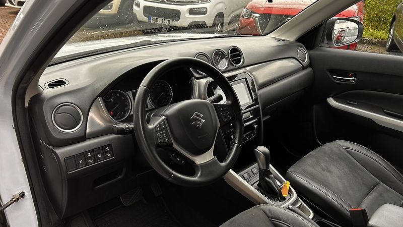 Suzuki Vitara 1.6i Automat - fotka 13 z 17