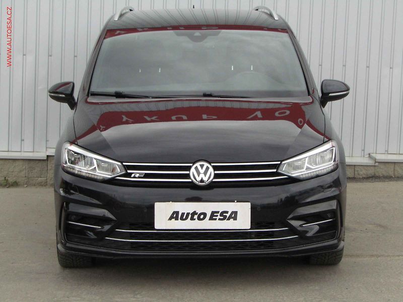 Volkswagen Touran (2018) 2.0 TDi R-Line, DSG, LED - fotka 2 z 21