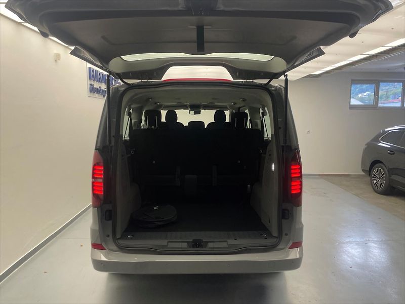 Volkswagen Caravelle Life 2.5 PHEV DR - fotka 20 z 28