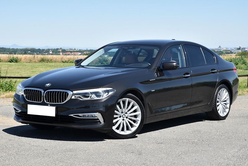 BMW Řada 5 530i xDrive LUXURY LINE,LED,ČR - fotka 1 z 50