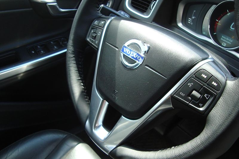 Volvo V60 (2013) PLUG-IN-HYBRID,2.4D6,AWD,158kW - fotka 59 z 78
