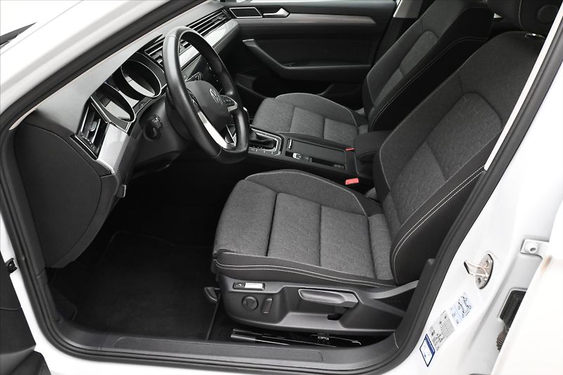 Volkswagen Passat 2,0 TDI 110 kW DSG Business Zá - fotka 13 z 32