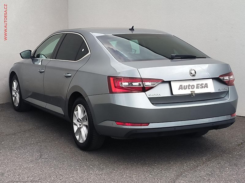 Škoda Superb (2017) 1.4 TSi, Style, bixen, panor - fotka 6 z 23
