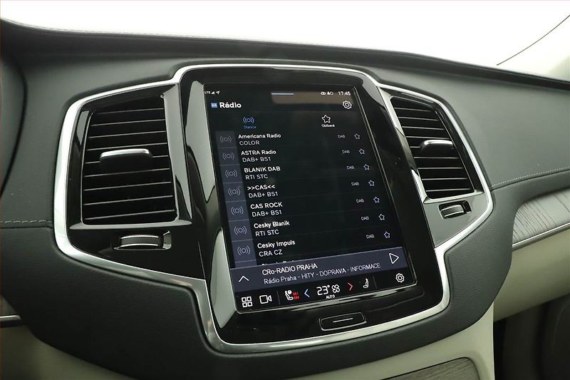 Volvo XC90 (2023) B5 AWD - fotka 9 z 19
