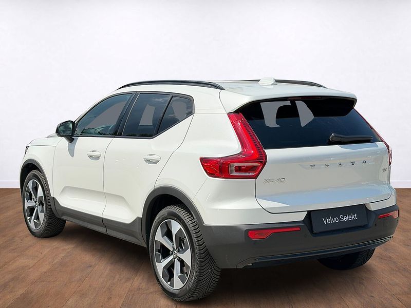 Volvo XC40 (2026) B3 FWD PLUS DARK,HARMAN KARDON - fotka 3 z 19