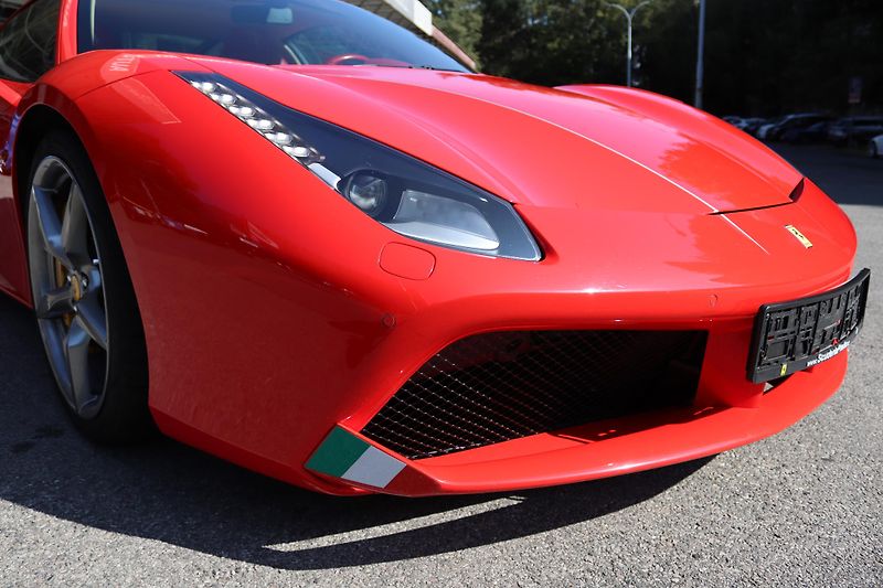 Ferrari 488 (2019) 488 GTB | 1. Majitel | ČR  - fotka 7 z 75