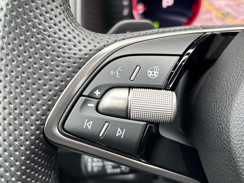 Škoda Karoq SPORT LINE - fotka 26 z 30