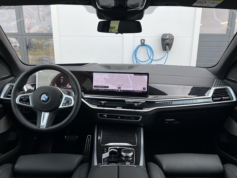 BMW X5 xDrive40d M-Sport - fotka 6 z 33