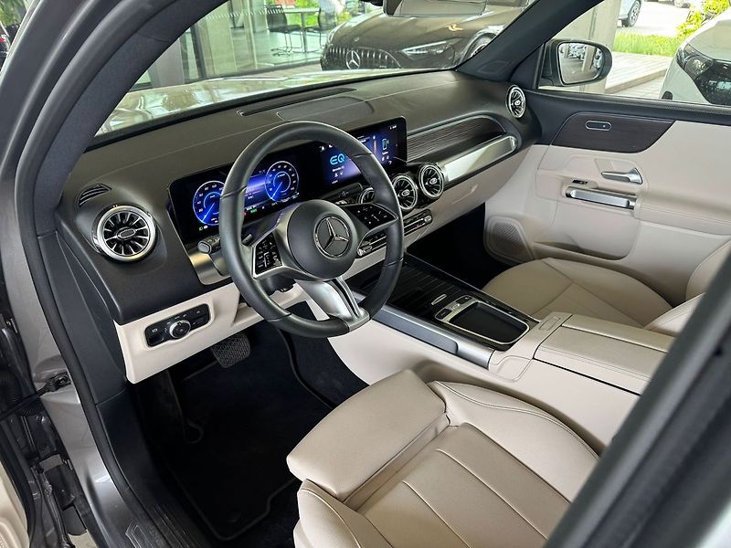 Mercedes-Benz EQB 300 4MATIC - fotka 12 z 20