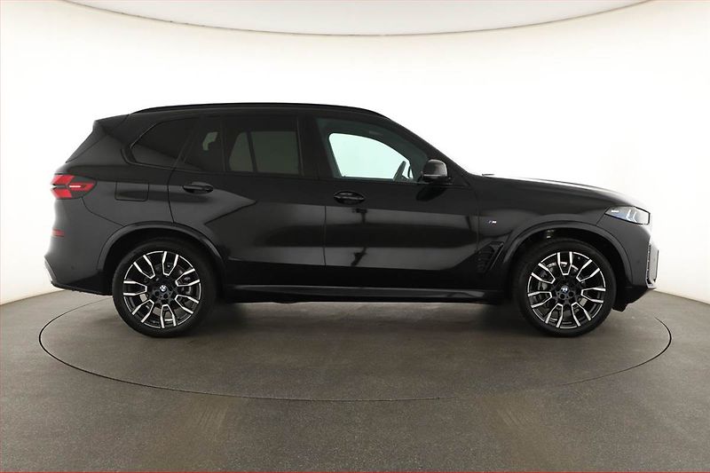 BMW X5 (2025) xDrive30d, M PAKET, KEYLESS - fotka 6 z 21