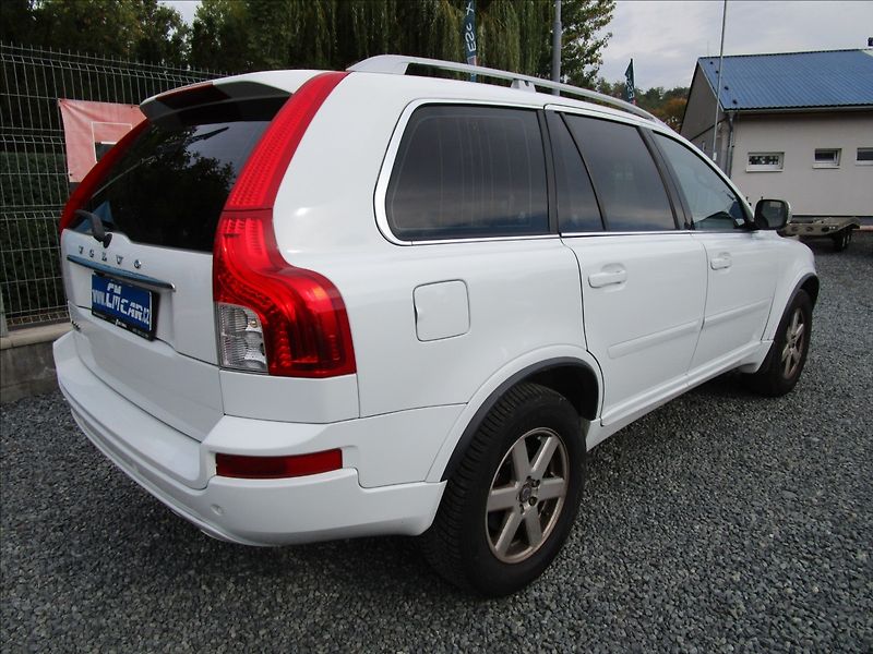 Volvo XC90 2.4 D5, AWD, automat, 7 míst - fotka 4 z 47