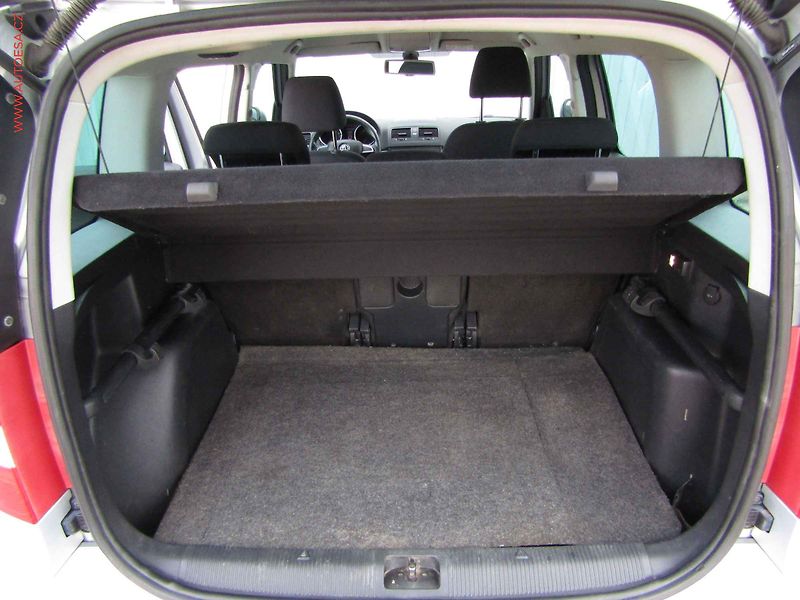 Škoda Yeti (2014) 2.0 TDi 4x4, 1.maj,ČR - fotka 7 z 17